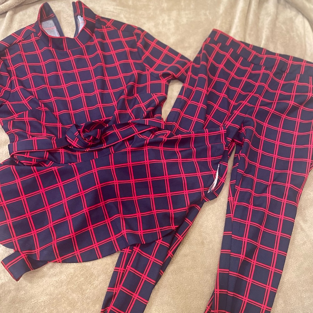 Never worn, xl but fits more like a large or a thick medium size.